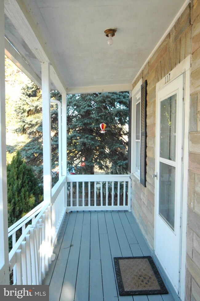 117 Melrose Ave, Catonsville, MD 21228 - photo 3