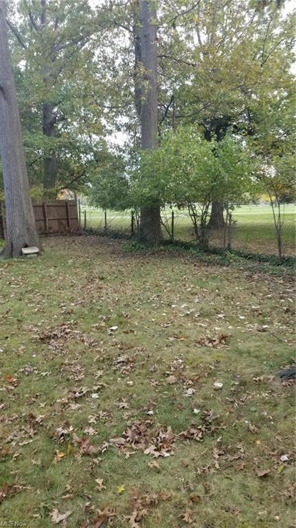 Peaceful back yard with Golf Course view