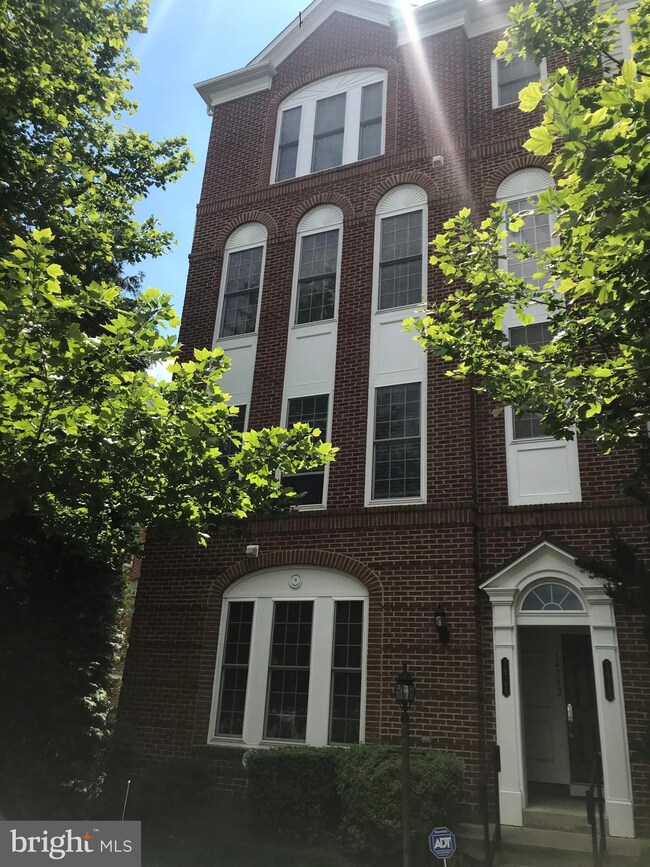 14744 Potomac Branch Dr unit 475A, Woodbridge, VA 22191 - photo 2