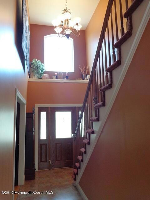 207 Cedar Lake Two Story Foyer