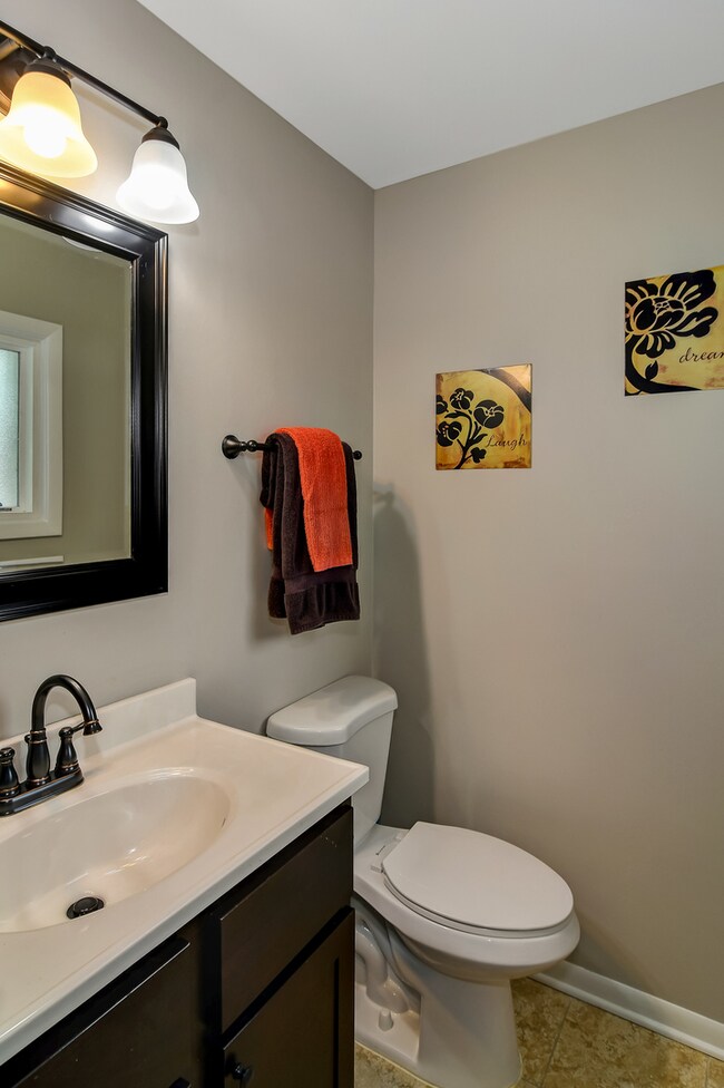 1015 E Evergreen St, Wheaton, IL 60187 - photo 4