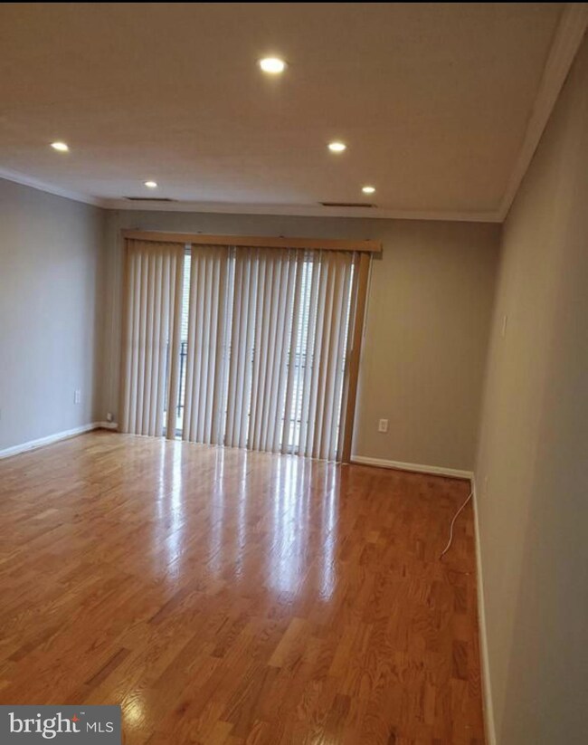 5106 F St SE unit 6, Washington, DC 20019 - photo 2