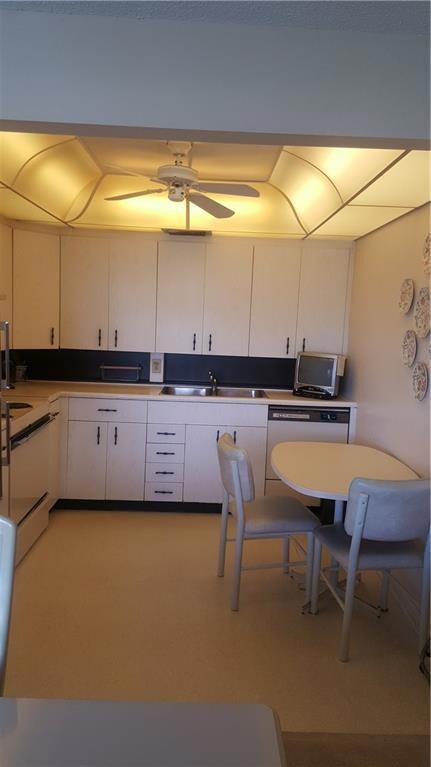 4082 Yarmouth E unit E, Boca Raton, FL 33434 - photo 5