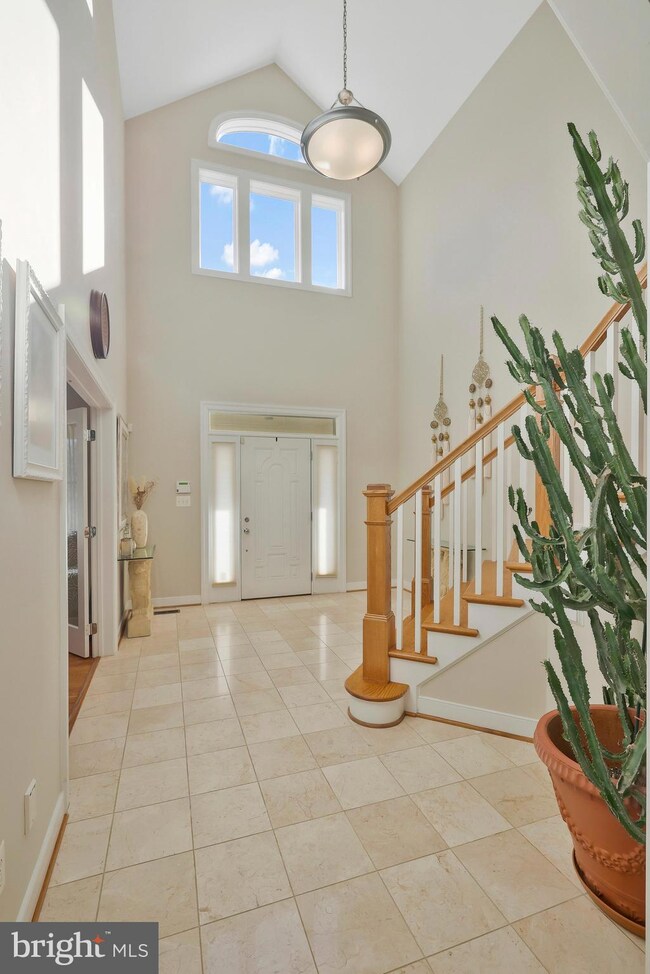 5922 Chesterbrook Rd, McLean, VA 22101 - photo 7