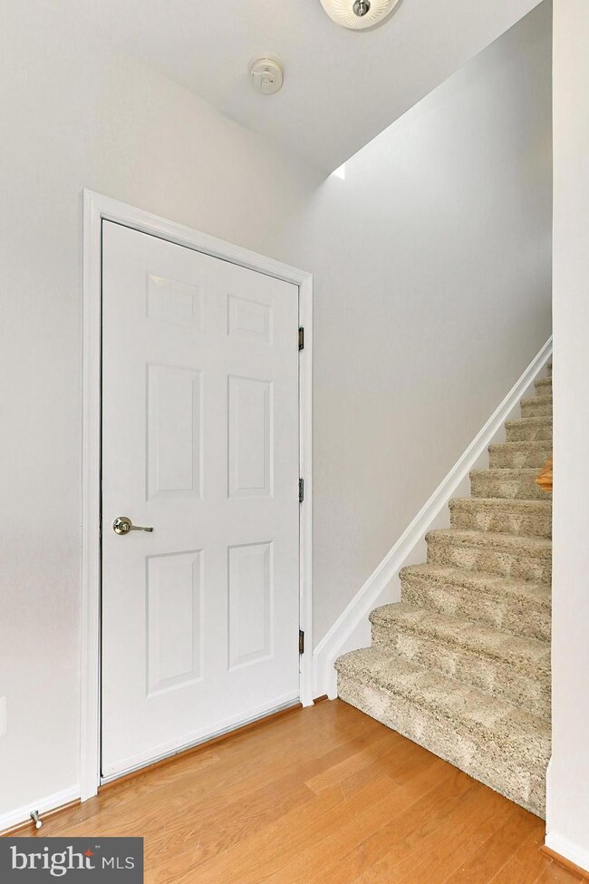 11221 Wortham Crest Cir, Manassas, VA 20109 - photo 6