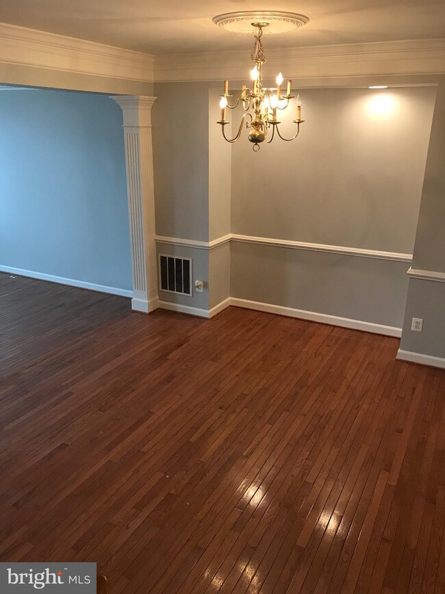 12453 Rose Path Cir, Fairfax, VA 22033 - photo 5