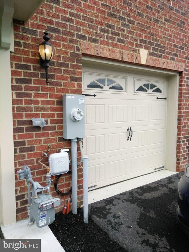 7627 Hamilton Crossing, Hanover, MD 21076 - photo 2