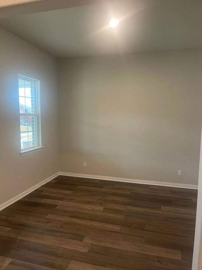 3517 Austin St, Gainesville, TX 76240 - photo 4