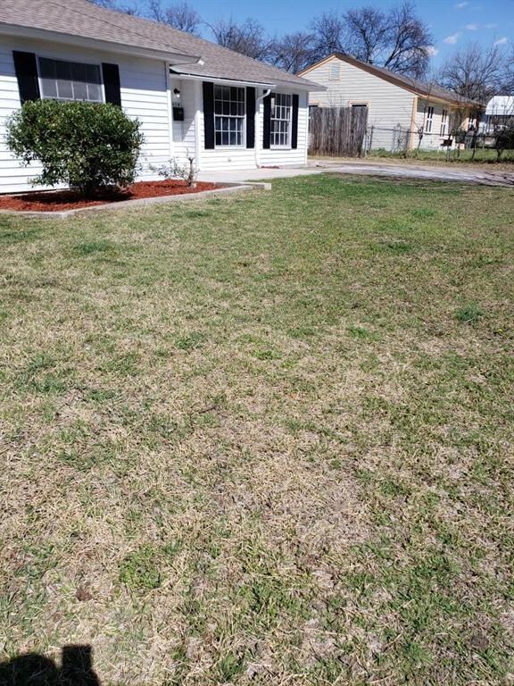 418 Arrowhead Trace, Grand Prairie, TX 75051 - photo 2