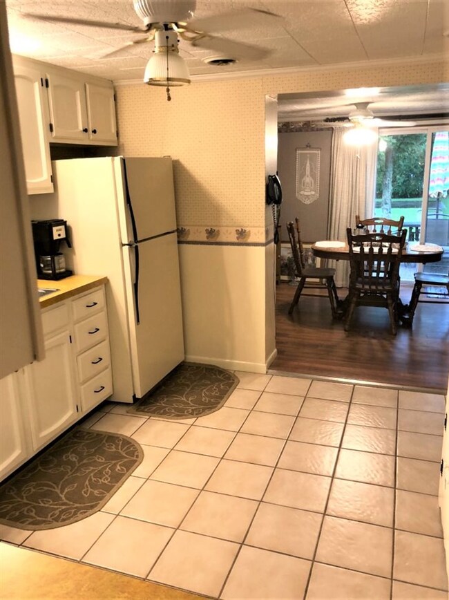 904 Brett Cabel Rd, Washington, IN 47501 - photo 5