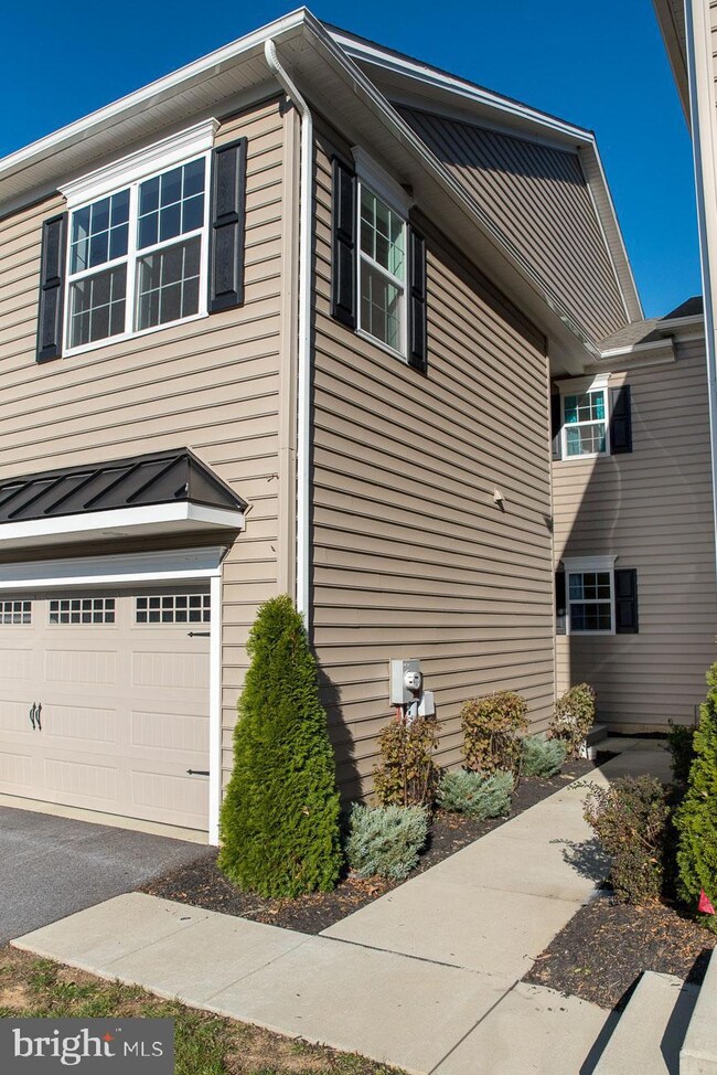 336 Kemper Dr, Honey Brook, PA 19344 - photo 3