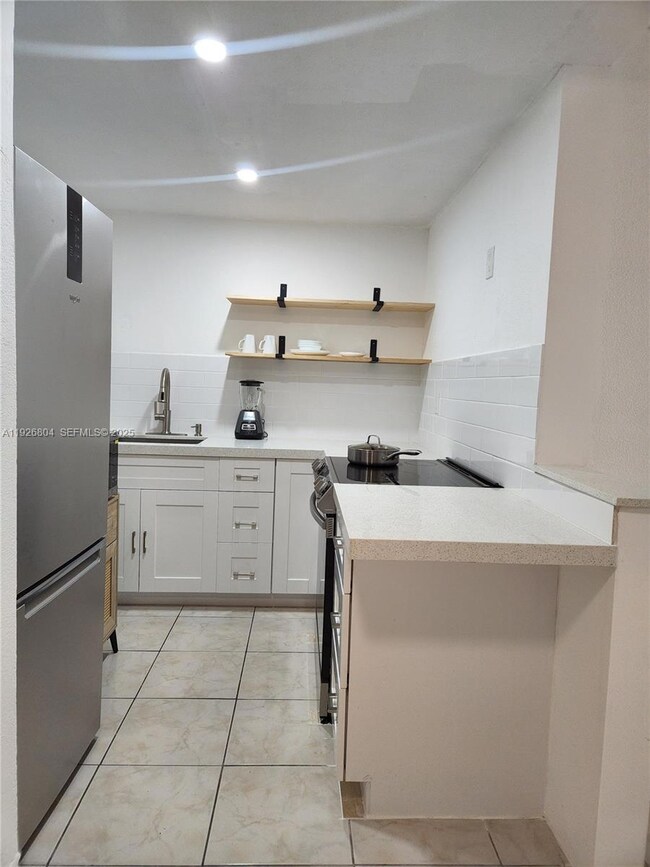 666 W 81st St unit 209, Hialeah, FL 33014 - photo 4