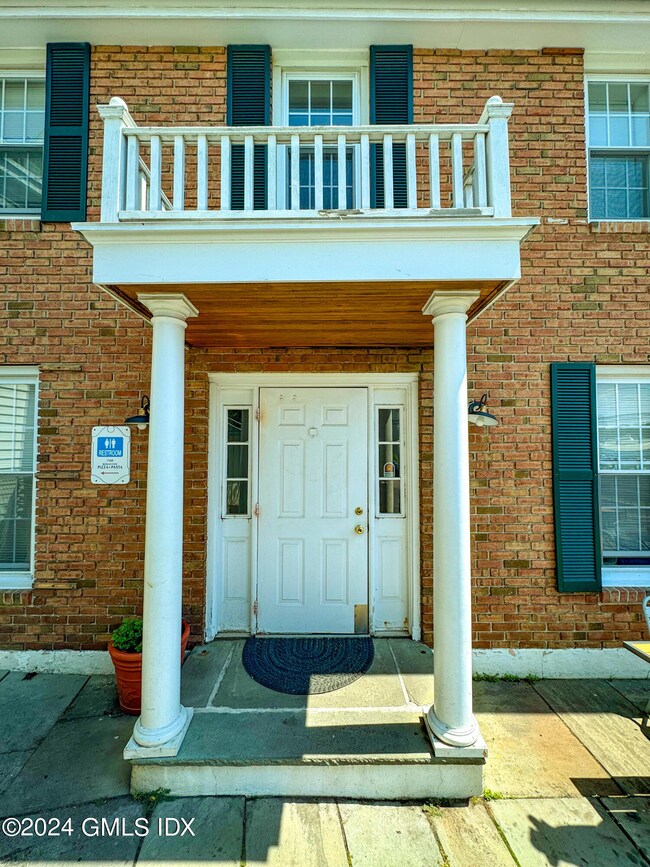 104 Rowayton Ave unit Rear Bldg Unit 1, Norwalk, CT 06853 - photo 2