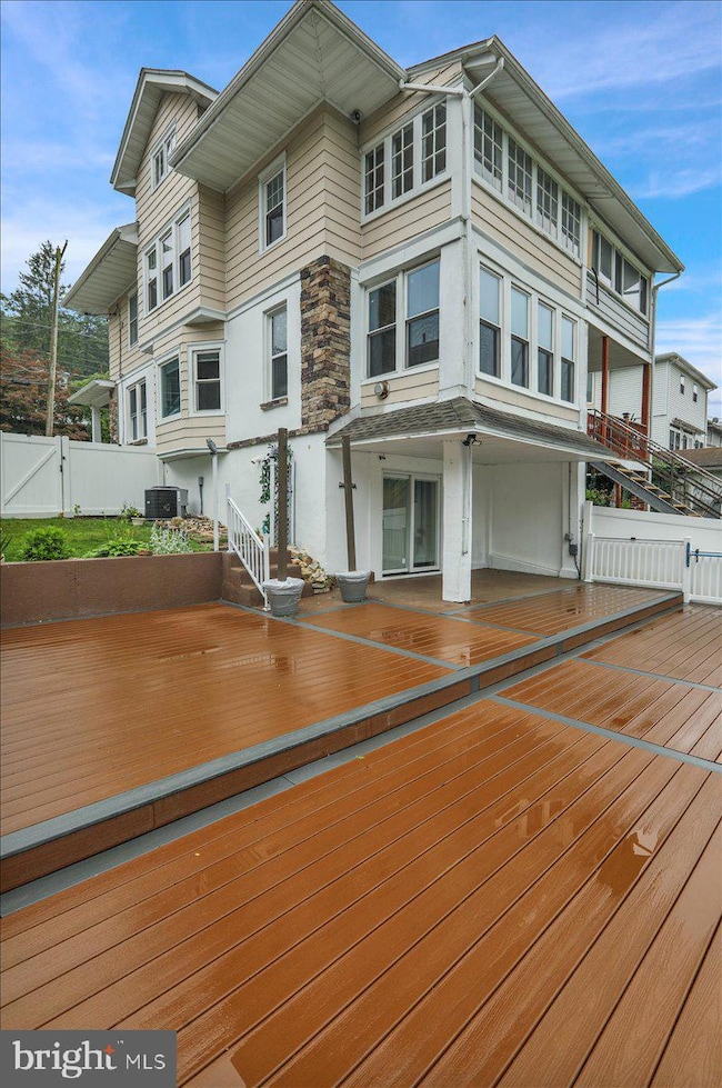 2451 Fairview Ave, Reading, PA 19606 - photo 5