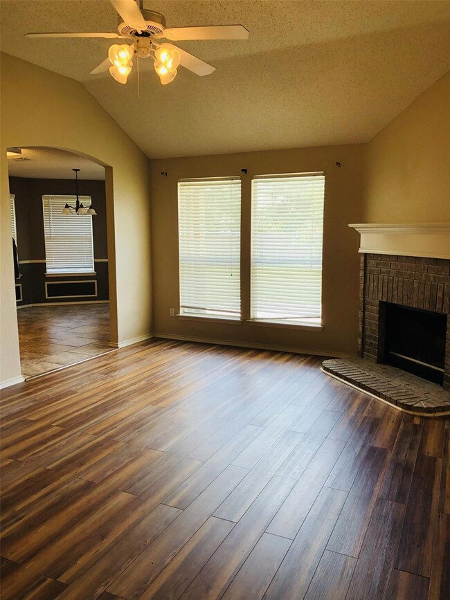 2918 Meandering Way, Granbury, TX 76049 - photo 3