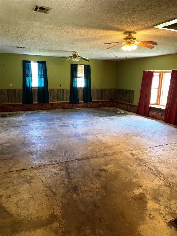 329 N Larmon, Colcord, OK 74338 - photo 5