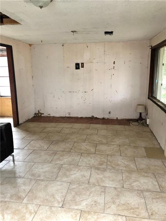 215 E Wright Ave, Pharr, TX 78577 - photo 6