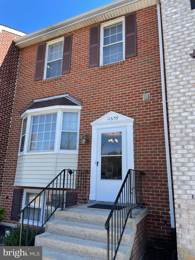 11659 Cosca Park Dr, Clinton, MD 20735 - photo 2