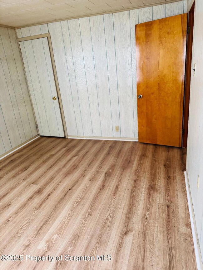 209 W Grace St, Old Forge, PA 18518 - photo 7