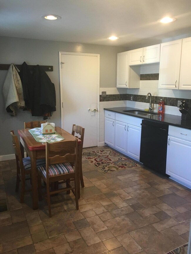 Eat In Kitchen