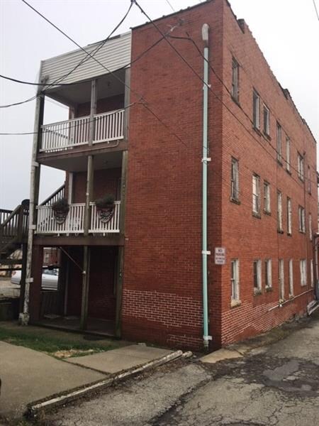 141 W Greene St, Waynesburg, PA 15370 - photo 2