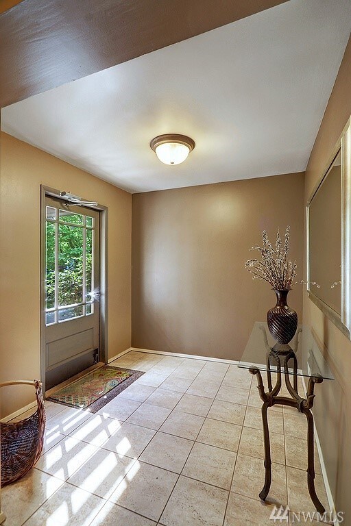 3440 25th Ave W unit 202, Seattle, WA 98199 - photo 2