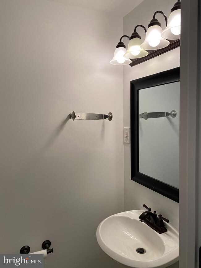 1119 Kelfield Dr, Halethorpe, MD 21227 - photo 7