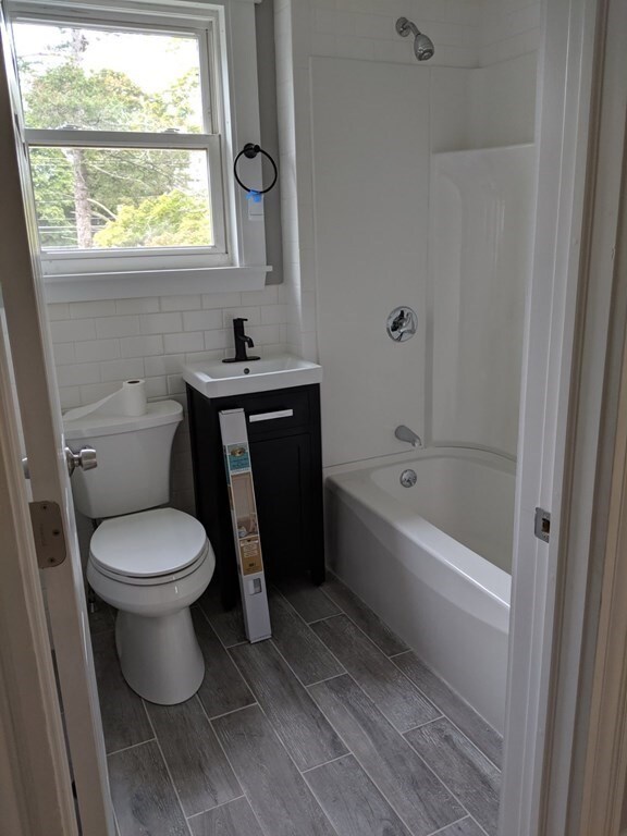 2 Fremont St unit 2, Woburn, MA 01801 - photo 3