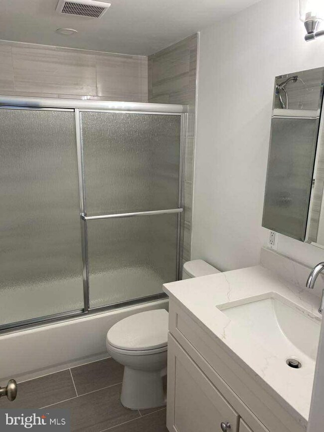 120 W 4th Ave unit 4, Ranson, WV 25438 - photo 3