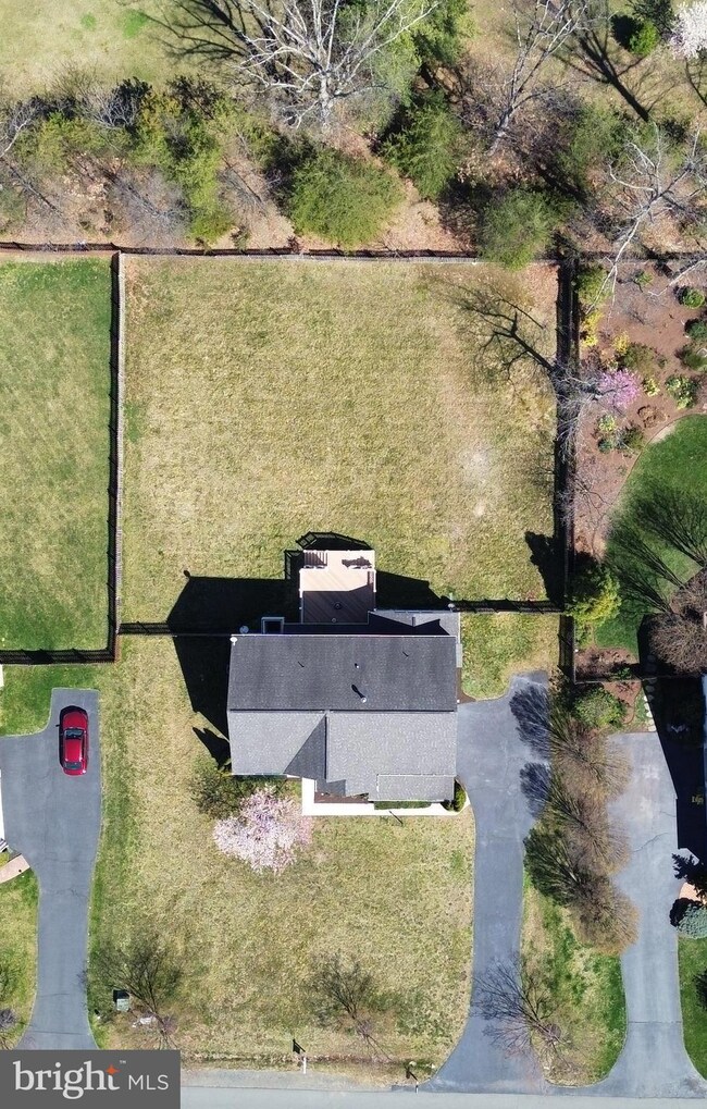 42248 Providence Ridge Dr, Chantilly, VA 20152 - photo 4