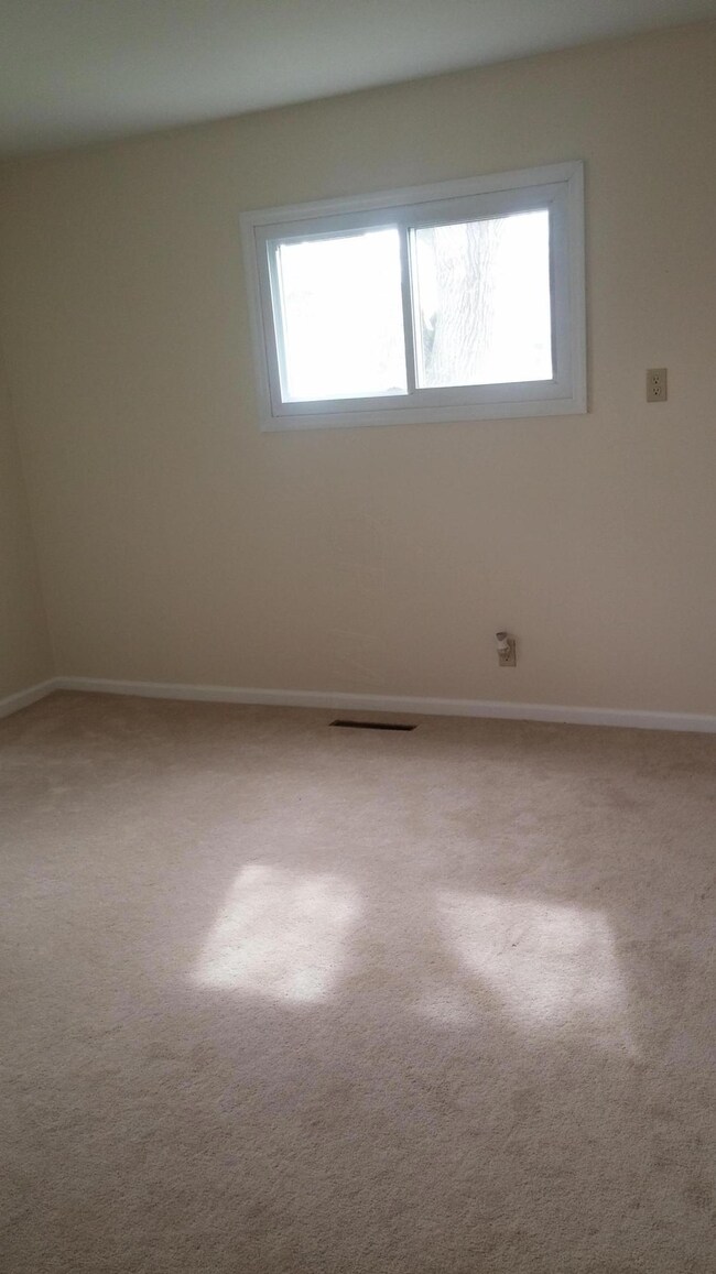 384 Wolfe Ave, Columbus, OH 43213 - photo 7