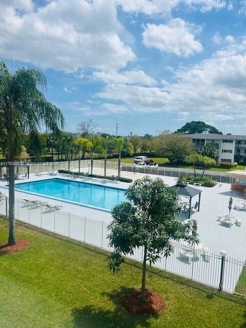 1101 Hillcrest Ct unit 306, Hollywood, FL 33021 - photo 2