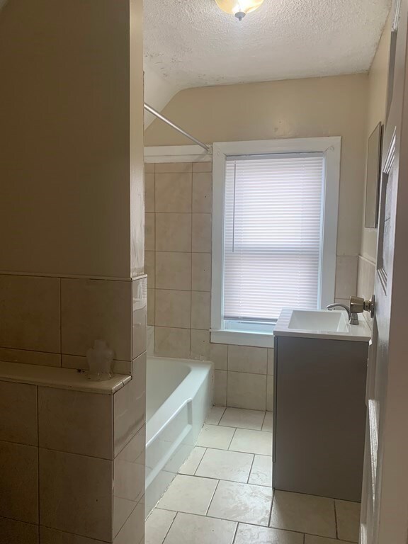 36 Berkeley St unit 36, Springfield, MA 01109 - photo 5