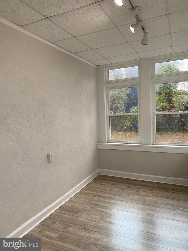 110 W Monroe St, Paulsboro, NJ 08066 - photo 7