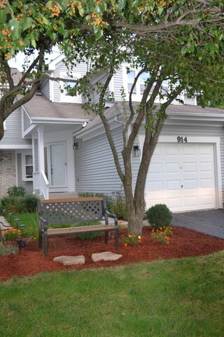 914 Prospect Ct unit 2105, Naperville, IL 60540 - photo 2