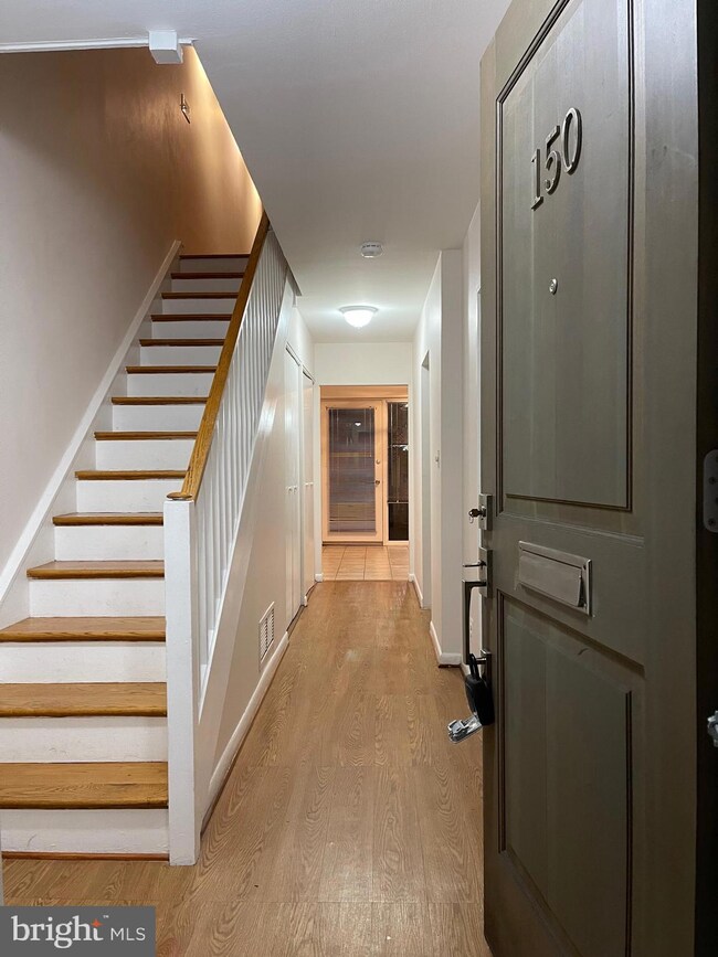 150 G St SW unit 151, Washington, DC 20024 - photo 3