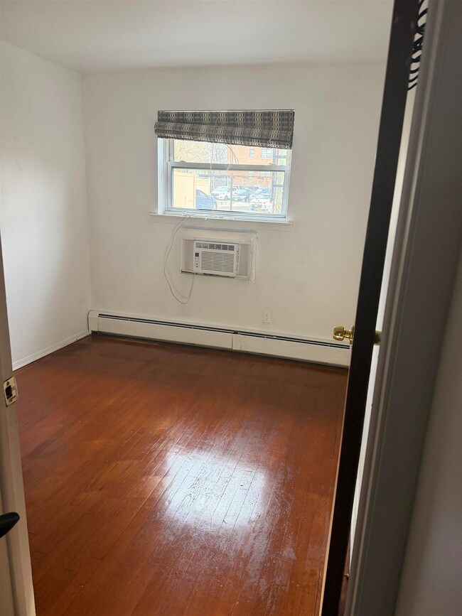 24 Sunset Ave unit 1, Bayonne, NJ 07002 - photo 3