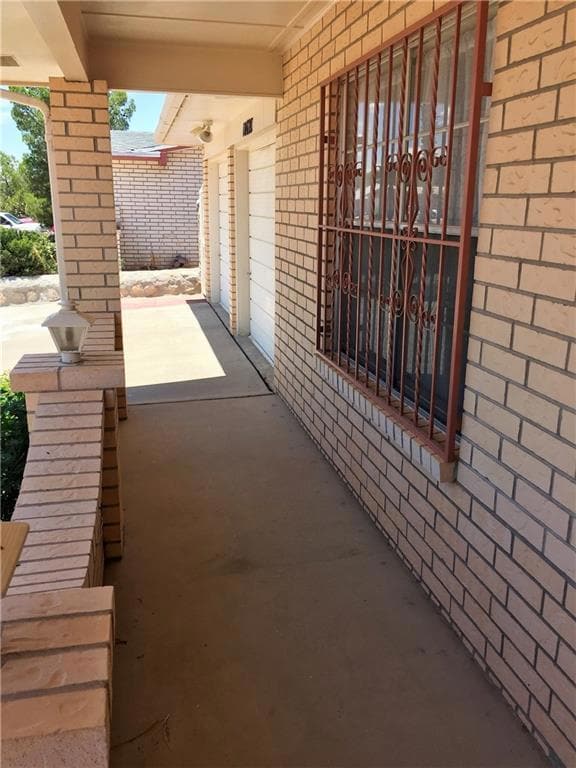 10621 Brian Mooney Ave, El Paso, TX 79935 - photo 4