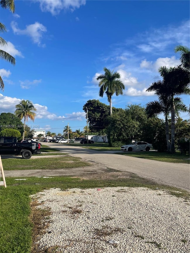 1451 NE 118th St, Miami, FL 33161 - photo 4