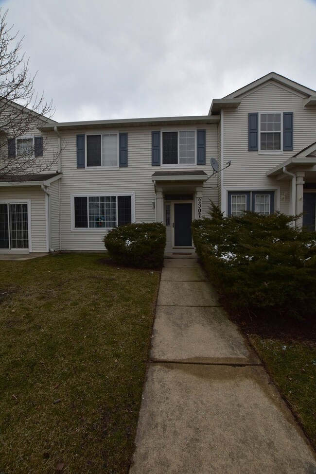 2307 Reflections Dr unit 2307, Aurora, IL 60502 - photo 3