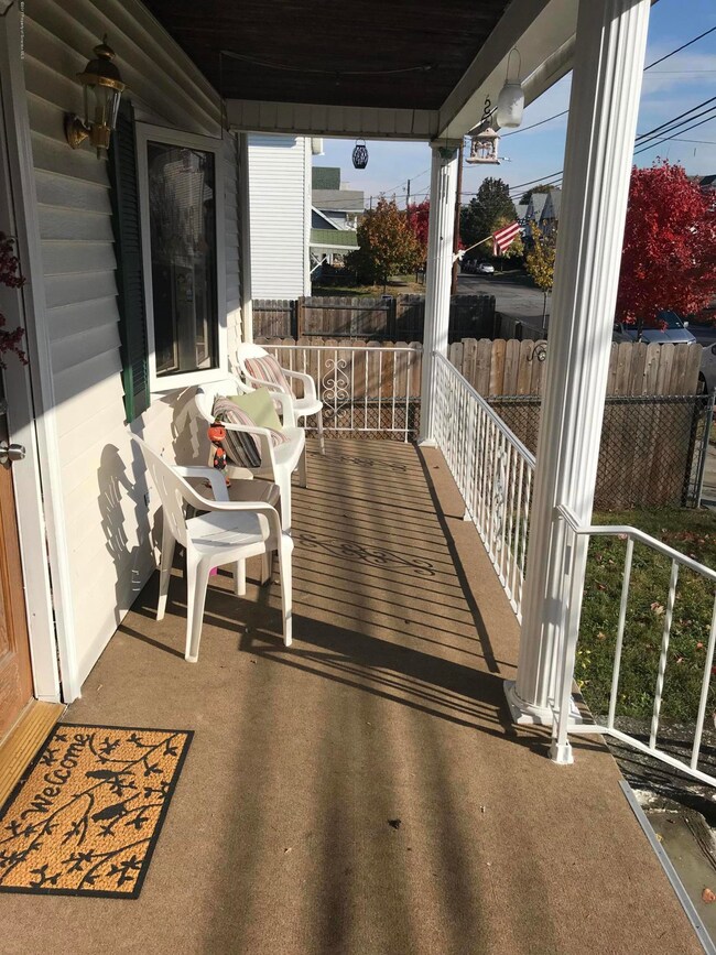 212 S Irving Ave, Scranton, PA 18505 - photo 3