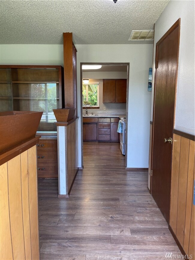 203 Cullens St NW, Yelm, WA 98597 - photo 4