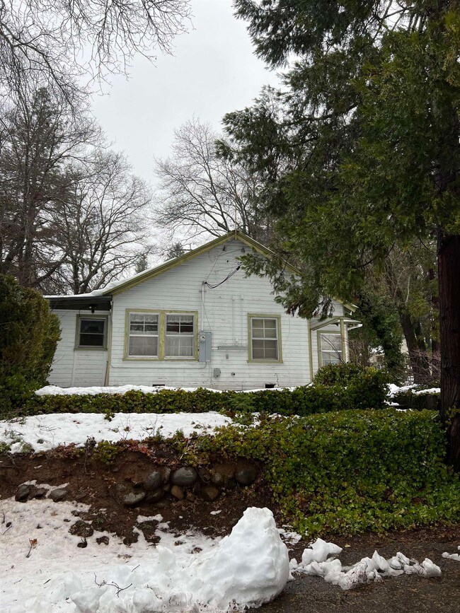 4429 Gleaves Ave, Dunsmuir, CA 96025 - photo 4