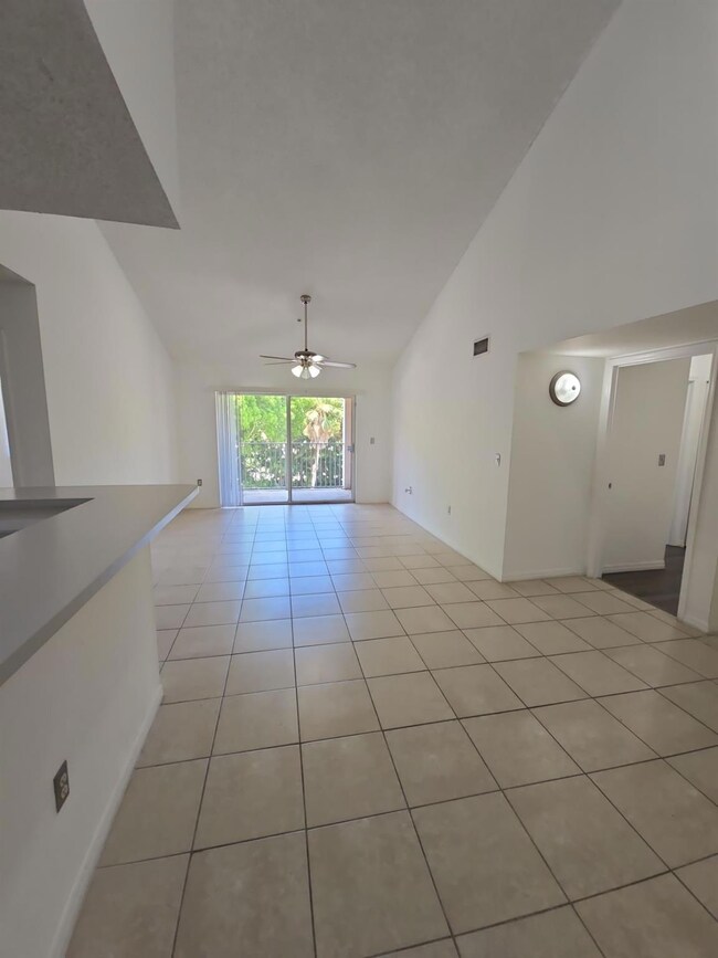 12172 Saint Andrews Place unit 305, Miramar, FL 33025 - photo 4