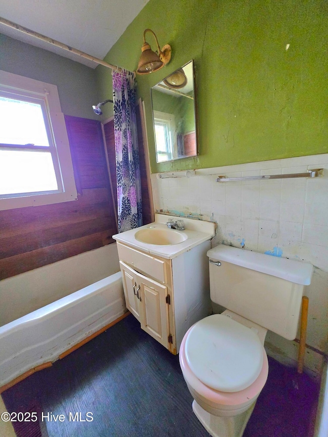 2131 N Village Dr, Greenville, NC 27834 - photo 6