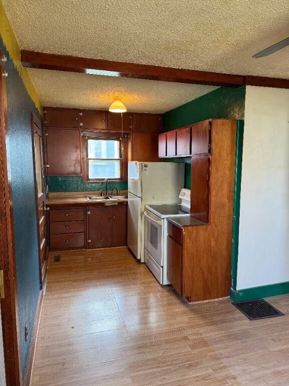 1417 4th St SW, Cedar Rapids, IA 52404 - photo 5