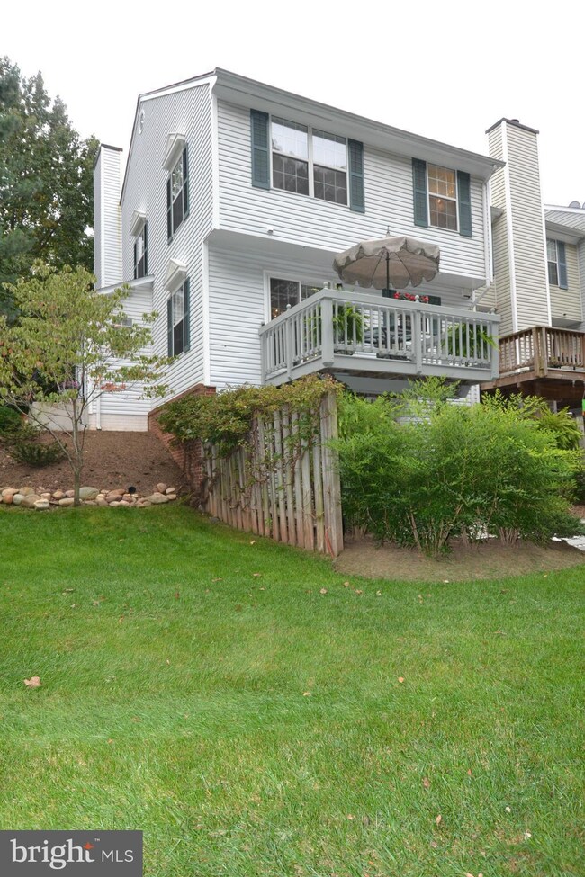 315 Felsted Ct, Sterling, VA 20165 - photo 2