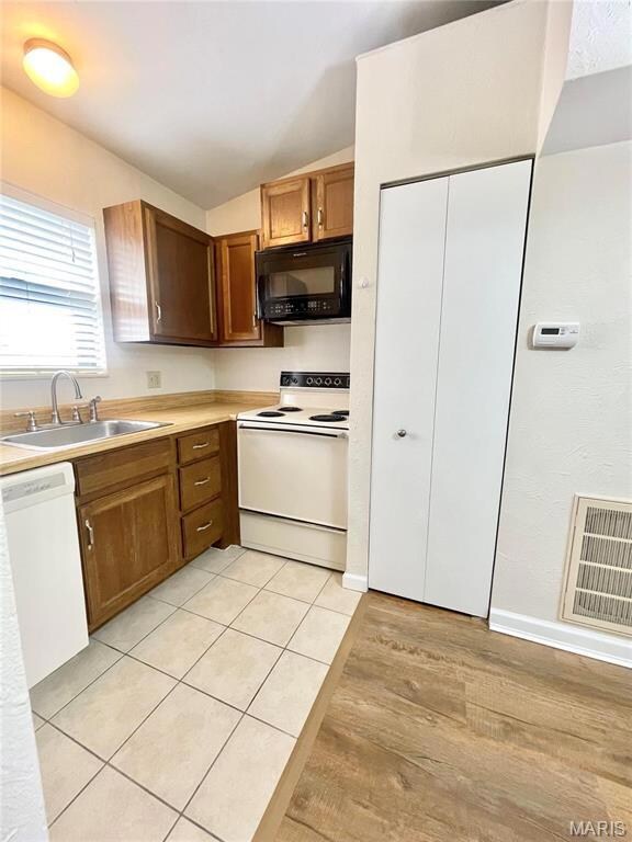 103 Ashley Dr unit 103, Fairview Heights, IL 62208 - photo 7