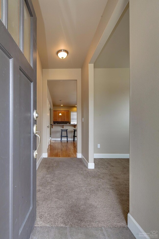 20794 SE Hollis Ln, Bend, OR 97702 - photo 3