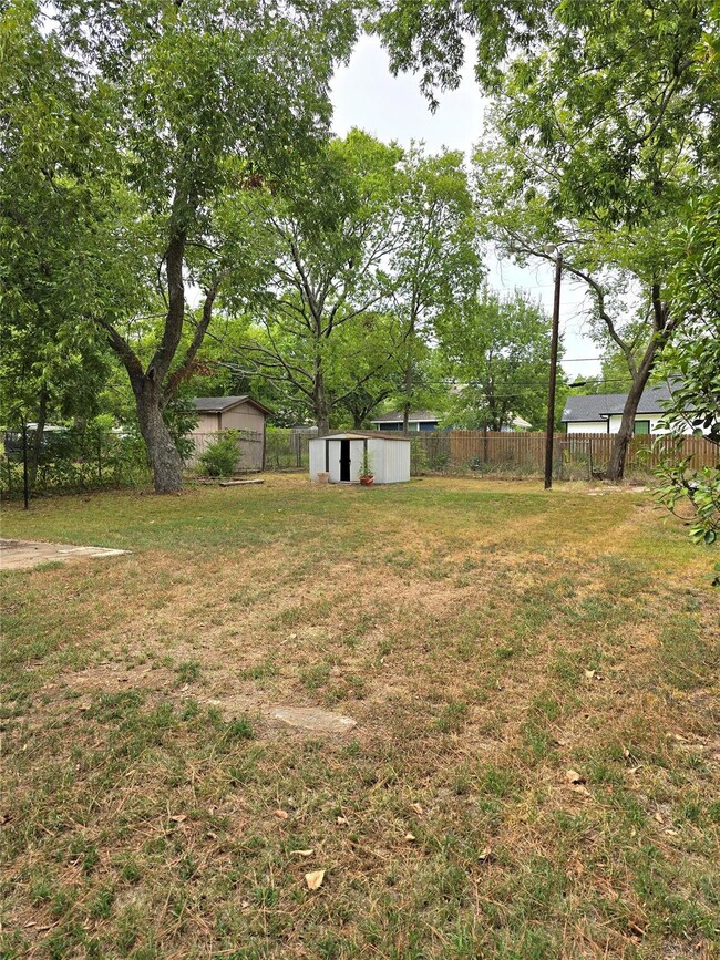 515 E Murray St, Denison, TX 75021 - photo 5